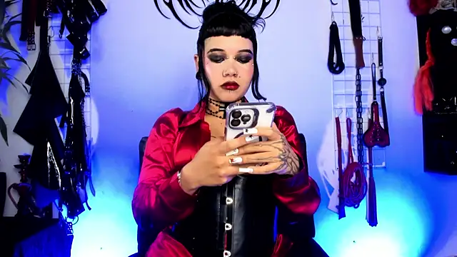 irregular fetish  online show from July 24, 9:35 pm