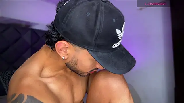 AxelKing1326 online show from February 1, 10:13 pm