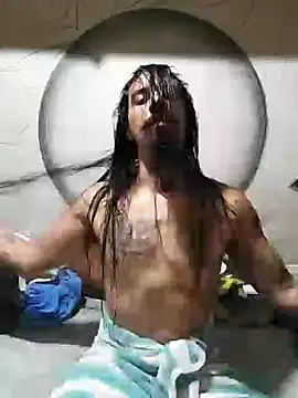 Snapshot of iirgastam3 chatting on January 6, 12:48 am iirgastam3 online show from January 6, 12:48 am