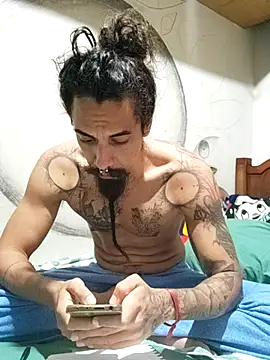 Snapshot of iirgastam3 chatting on February 22, 3:45 am iirgastam3 online show from February 22, 3:45 am