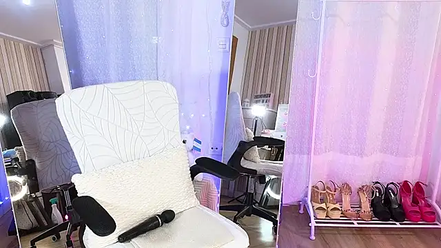 Tawny cox online show from November 17, 10:54 am