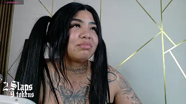 foxxy-lov3 online show from April 16, 10:45 pm