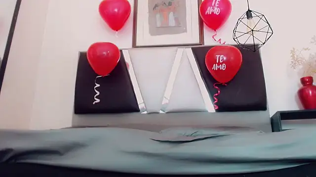 Snapshot of hilary_rodriguez chatting on February 15, 1:21 am hilary rodriguez online show from February 15, 1:21 am