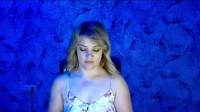 Snapshot of nika_gold1 chatting on June 26, 5:17 pm nika gold1 online show from June 26, 5:17 pm