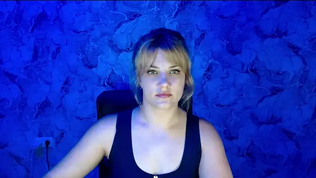 Snapshot of nika_gold1 chatting on July 15, 3:06 pm nika gold1 online show from July 15, 3:06 pm