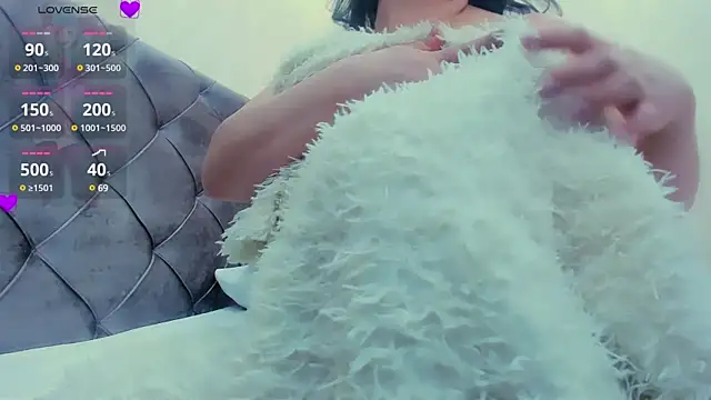 Snapshot of HinaJeen chatting on December 19, 7:07 am HinaJeen online show from December 19, 7:07 am