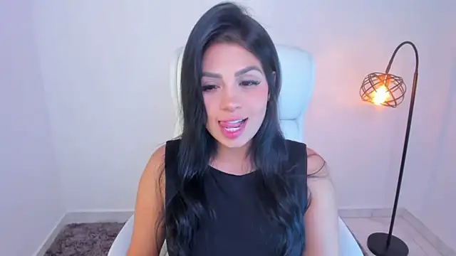 dominique21  online show from January 27, 4:30 am