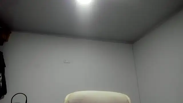 dominique21  online show from October 5, 1:04 am