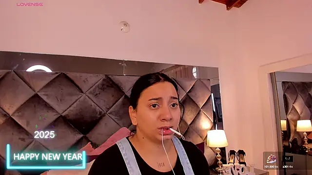 Snapshot of sofhiaa_adaams chatting on January 23, 4:15 pm sofhiaa adaams online show from January 23, 4:15 pm