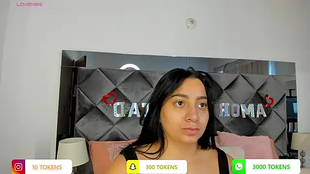 Snapshot of sofhiaa_adaams chatting on February 19, 4:44 pm sofhiaa adaams online show from February 19, 4:44 pm