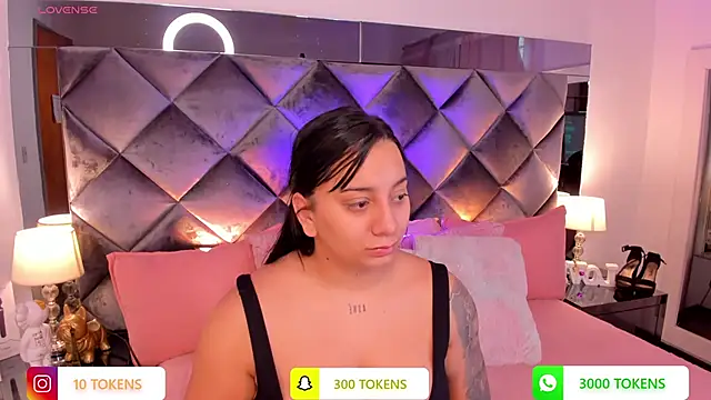 Snapshot of sofhiaa_adaams chatting on February 22, 5:13 pm sofhiaa adaams online show from February 22, 5:13 pm