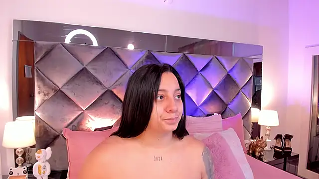Snapshot of sofhiaa_adaams chatting on February 26, 6:32 pm sofhiaa adaams online show from February 26, 6:32 pm
