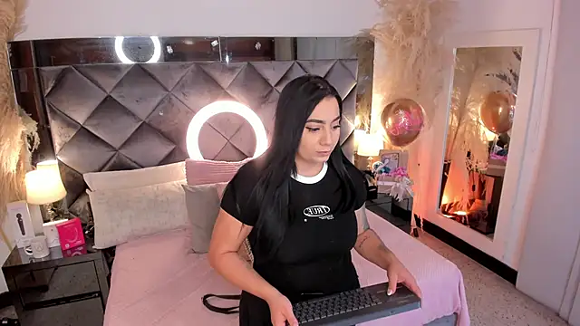 Snapshot of sofhiaa_adaams chatting on October 6, 11:13 pm sofhiaa adaams online show from October 6, 11:13 pm