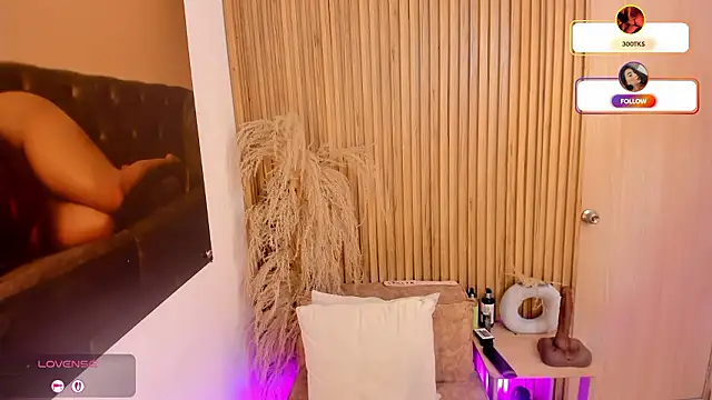 sofhiaa adaams online show from March 3, 10:37 pm