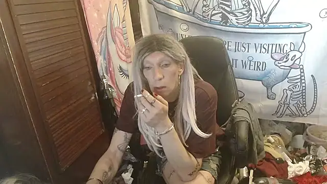 Ombeline1 online show from April 3, 8:01 am