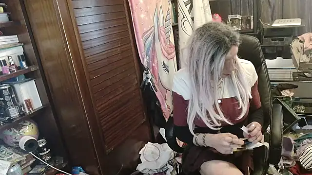 Ombeline1 online show from April 10, 8:08 am