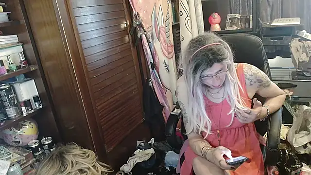 Ombeline1 online show from April 20, 10:18 am