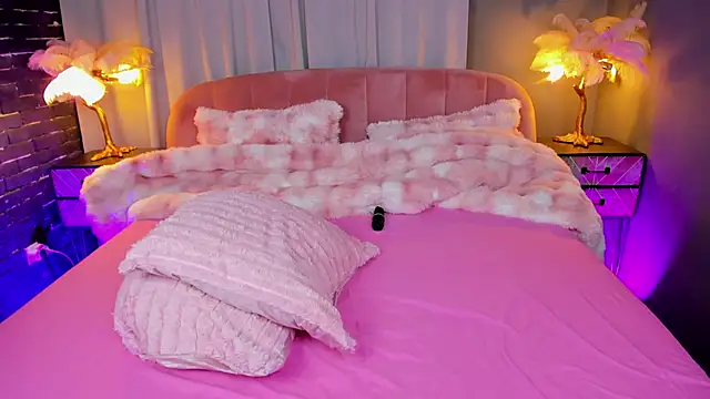 AmedeeaBanks online show from March 20, 8:46 pm