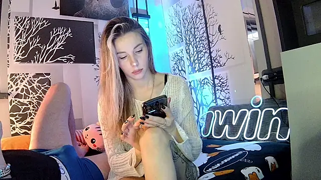 Snapshot of niki7377 chatting on December 17, 6:45 am niki7377 online show from December 17, 6:45 am