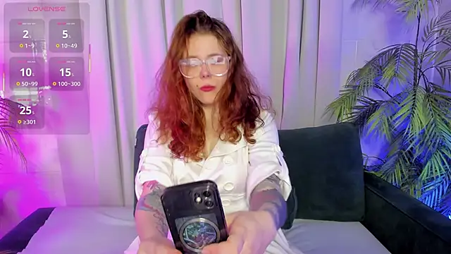 SophiePure online show from October 8, 8:39 pm