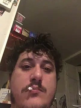 Snapshot of Daminou28 chatting on December 9, 2:13 am Daminou28 online show from December 9, 2:13 am