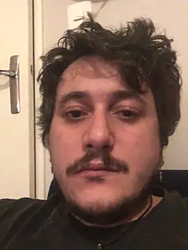 Snapshot of Daminou28 chatting on December 16, 2:04 am Daminou28 online show from December 16, 2:04 am