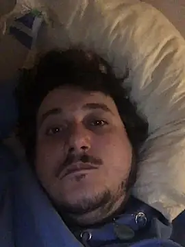 Snapshot of Daminou28 chatting on December 31, 4:27 am Daminou28 online show from December 31, 4:27 am