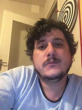 Snapshot of Daminou28 chatting on January 6, 5:41 am Daminou28 online show from January 6, 5:41 am