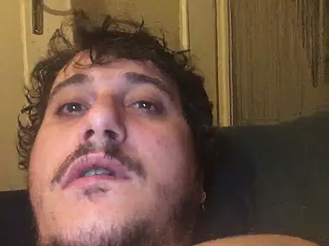 Snapshot of Daminou28 chatting on January 8, 2:25 am Daminou28 online show from January 8, 2:25 am