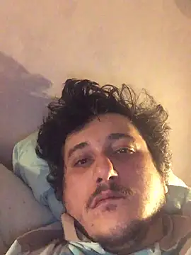 Snapshot of Daminou28 chatting on January 11, 5:51 pm Daminou28 online show from January 11, 5:51 pm