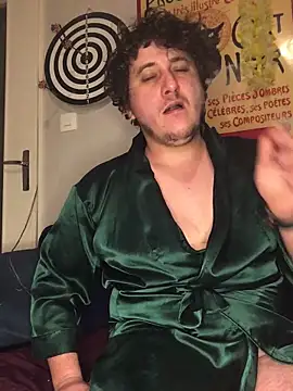 Snapshot of Daminou28 chatting on January 27, 2:10 am Daminou28 online show from January 27, 2:10 am