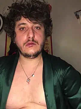 Snapshot of Daminou28 chatting on February 13, 8:55 pm Daminou28 online show from February 13, 8:55 pm