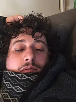 Snapshot of Daminou28 chatting on February 24, 4:15 pm Daminou28 online show from February 24, 4:15 pm