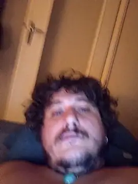 Snapshot of Daminou28 chatting on October 1, 1:11 am Daminou28 online show from October 1, 1:11 am