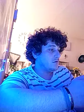 Snapshot of Daminou28 chatting on October 21, 9:59 pm Daminou28 online show from October 21, 9:59 pm