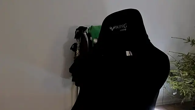 Snapshot of emmamurrr chatting on January 8, 7:34 pm emmamurrr online show from January 8, 7:34 pm