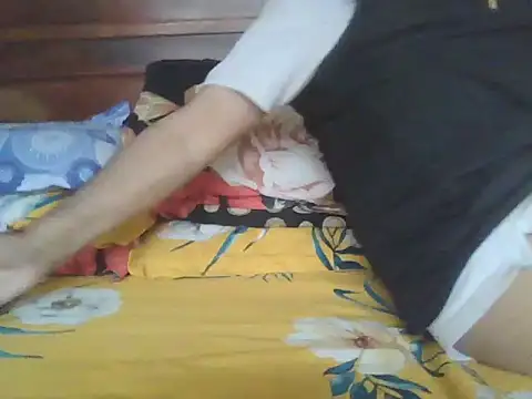 Snapshot of Nuttysub chatting on December 3, 1:57 am Nuttysub online show from December 3, 1:57 am