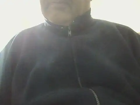 Snapshot of Nuttysub chatting on December 5, 1:47 am Nuttysub online show from December 5, 1:47 am