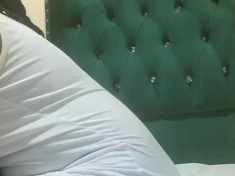 Snapshot of Sexy_Riri chatting on November 13, 7:57 pm Sexy Riri online show from November 13, 7:57 pm