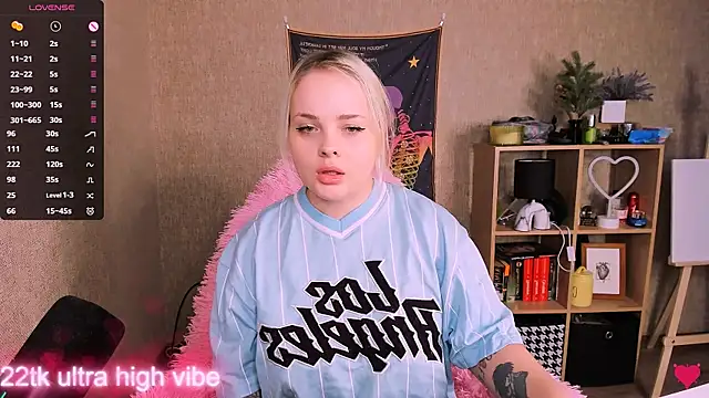 flower sarah  online show from February 9, 12:30 pm