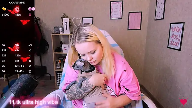 flower sarah  online show from February 25, 4:10 pm