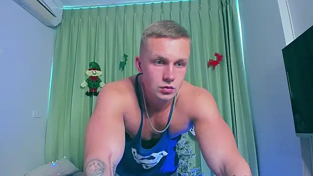 Snapshot of Samuel_Andrew chatting on December 25, 4:44 am Samuel Andrew online show from December 25, 4:44 am