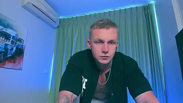 Snapshot of Samuel_Andrew chatting on January 4, 5:37 am Samuel Andrew online show from January 4, 5:37 am