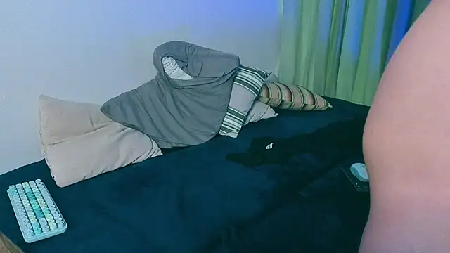 Snapshot of Samuel_Andrew chatting on January 7, 5:01 am Samuel Andrew online show from January 7, 5:01 am