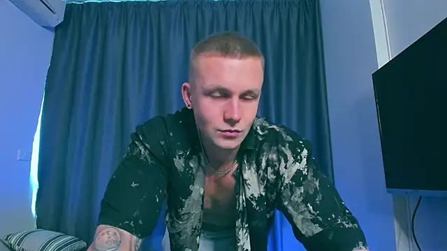 Snapshot of Samuel_Andrew chatting on January 22, 6:42 am Samuel Andrew online show from January 22, 6:42 am