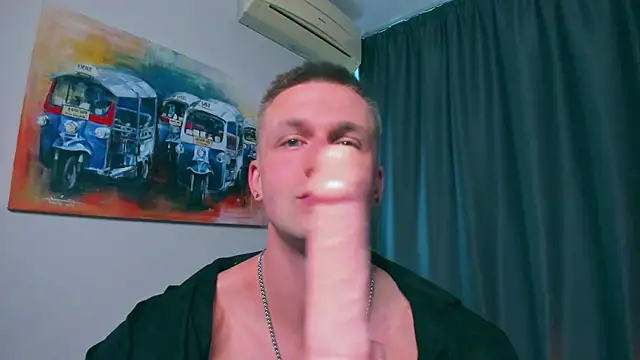 Snapshot of Samuel_Andrew chatting on February 13, 3:29 am Samuel Andrew online show from February 13, 3:29 am