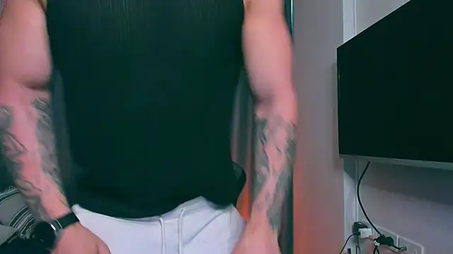 Snapshot of Samuel_Andrew chatting on February 14, 2:18 am Samuel Andrew online show from February 14, 2:18 am