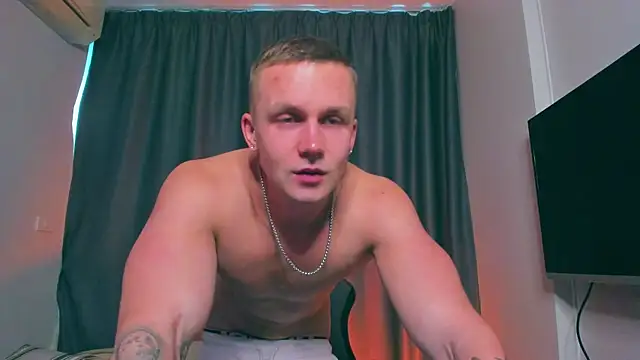 Snapshot of Samuel_Andrew chatting on March 13, 1:43 am Samuel Andrew online show from March 13, 1:43 am