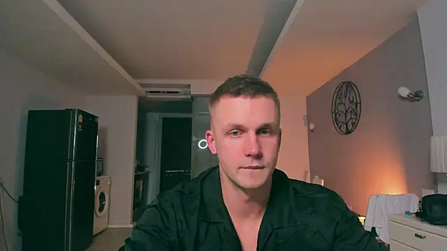 Snapshot of Samuel_Andrew chatting on September 13, 9:31 am Samuel Andrew online show from September 13, 9:31 am