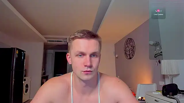 Snapshot of Samuel_Andrew chatting on December 4, 3:27 am Samuel Andrew online show from December 4, 3:27 am
